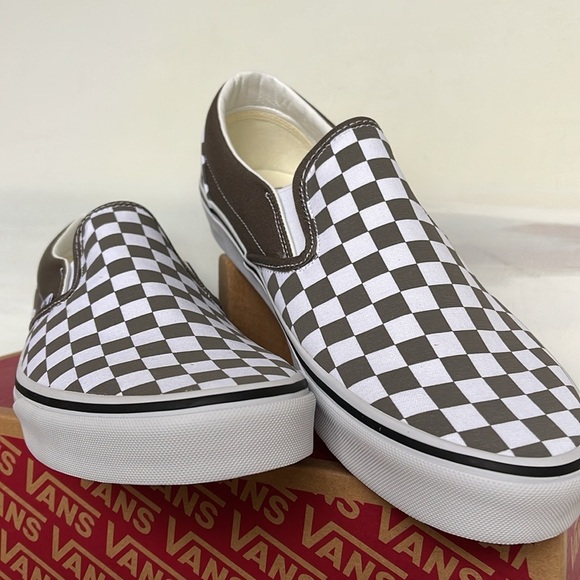 Vans Men’s Classic Slip-On Color Theory Checkerboard
VN000BV29JC
Sneakers - Picture 11 of 16